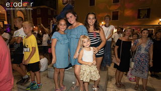 Svečani doček svjetskih prvaka Mihovila i Šime Fantele na Narodnom trgu Svečani doček svjetskih prvaka Mihovila i Šime Fantele na Narodnom trgu