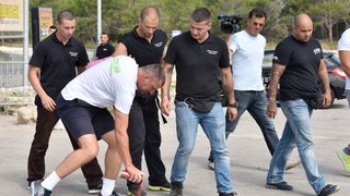 Okršaj kod Zrća: redari opet otjerali udrugu bivših ovisnika