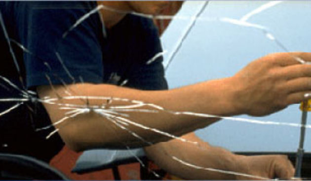 Razbijen vjetrobran/ilustracija