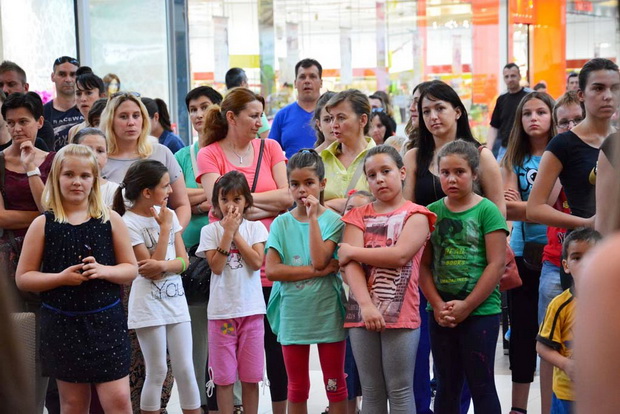 Supernova: Adio školo uz uručenje nagradnog automobila Audi A 1 i velike donacije u visini 50.000 kn HCK-u Supernova: Adio školo uz uručenje nagradnog automobila Audi A 1 i velike donacije u visini 50.000 kn HCK-u