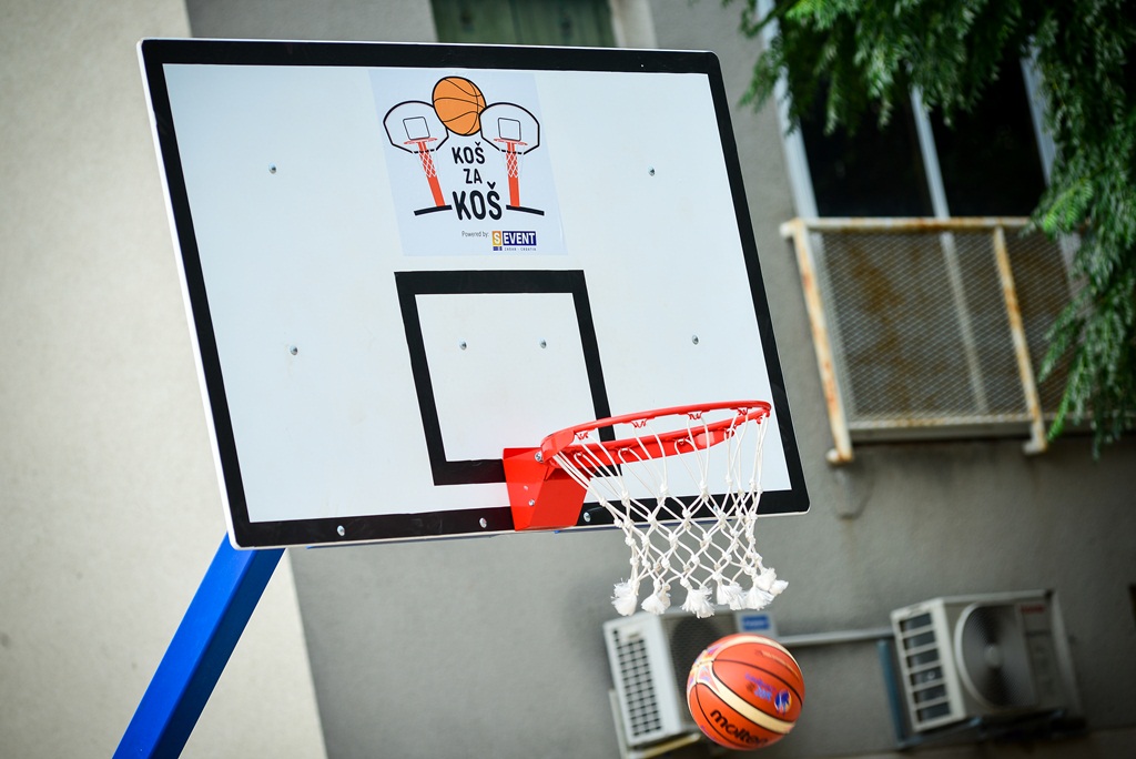 Projekt Koš za koš: Bili brig osvojio turnir i obnovu kvartovskog igrališta. Foto: Iva Perinčić Projekt Koš za koš: Bili brig osvojio turnir i obnovu kvartovskog igrališta. Foto: Iva Perinčić