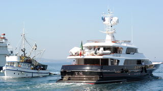 Zadar, 240811.
Modra pedesetmetarska jahta TM Blue One u vlasnistvu talijanskog modnog kreatora Garavani Valentina napustila je Zadar nakon sto je dva dana bila usidrena u zadarskoj luci. Jahta poznatog svjetskog dizajnera stigla je u Zadar iz Telasice. J