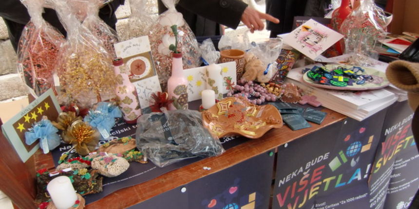 Bozicna akcija za 1000 radosti: Neka bude vise svjetla