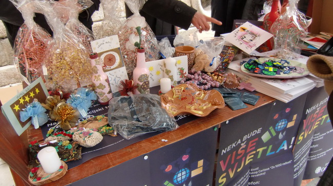 Bozicna akcija za 1000 radosti: Neka bude vise svjetla