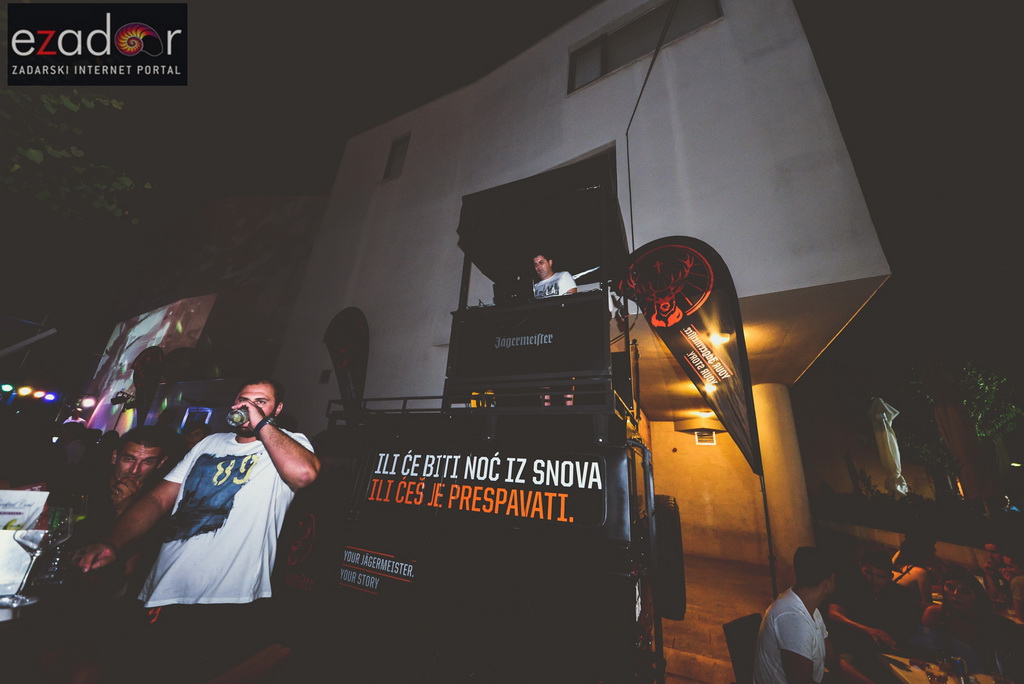 Connect @ Teatro bar & Zlatni kutić Connect @ Teatro bar & Zlatni kutić