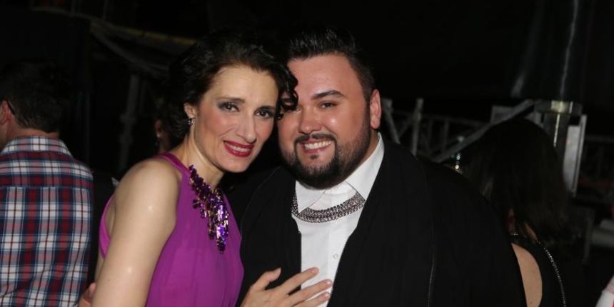 Zavrsna vecer 55. Festivala zabavne glazbe Split 2015 na Prokurativama. Doris Dragovic i Jacques Houdek. Photo: Ivo Cagalj/PIXSELL Zavrsna vecer 55. Festivala zabavne glazbe Split 2015 na Prokurativama. Doris Dragovic i Jacques Houdek. Photo: Ivo Cagalj/PIXSELL