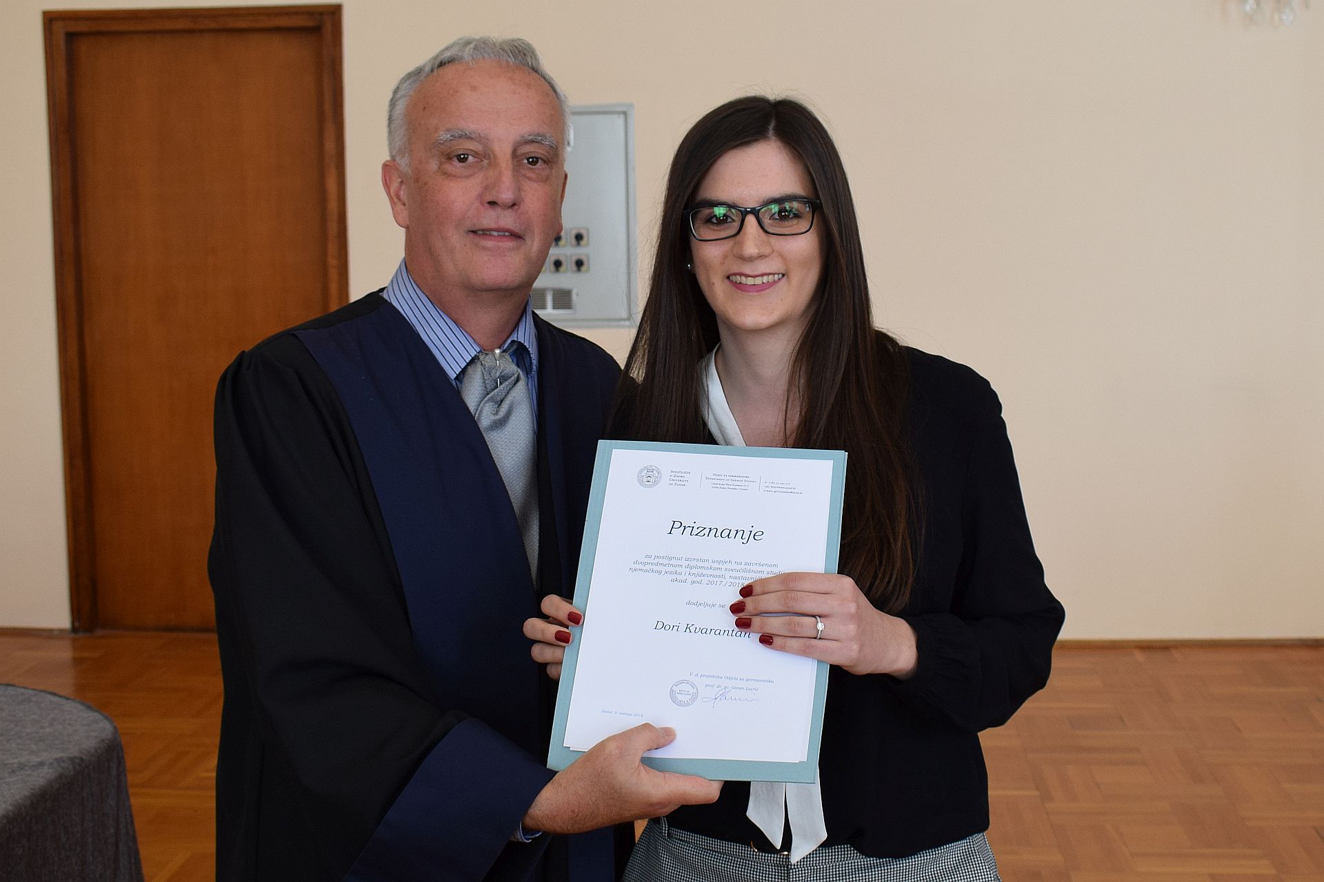 Promocija 11. generacije prvostupnika Odjela za germanistiku j Promocija 11. generacije prvostupnika Odjela za germanistiku j