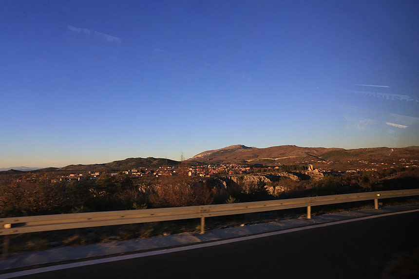 Blagdanski koncert okupio je brojne izvođače. Nastupio je Marko Perković Thompson, klapa Luna, klapa Kalelarga, klapa Hrvace