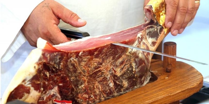 U organizaciji Sibensko-kninske zupanije i Javne ustanove Razvojna agencija Sibensko-kninske zupanije otvoren je 8. sajam agroturizma Sibensko-kninske zupanije. Zupanija partner ovogodisnjeg sajma je Krapinsko-zagorska zupanija, a na sajmu sudjeluje prek U organizaciji Sibensko-kninske zupanije i Javne ustanove Razvojna agencija Sibensko-kninske zupanije otvoren je 8. sajam agroturizma Sibensko-kninske zupanije. Zupanija partner ovogodisnjeg sajma je Krapinsko-zagorska zupanija, a na sajmu sudjeluje prek