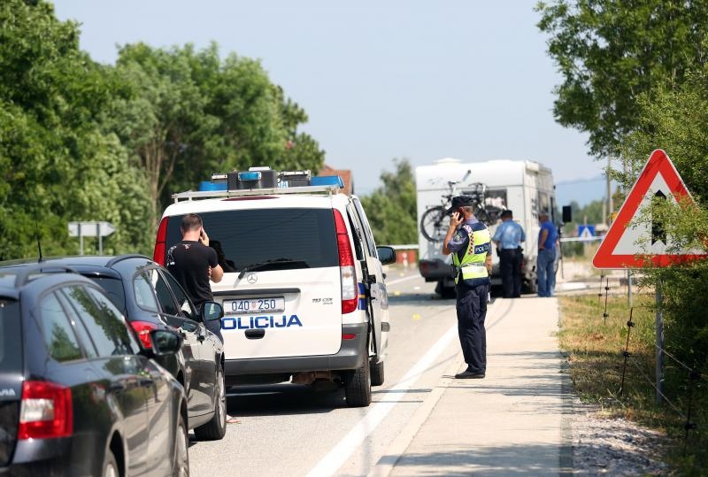 Stravična prometna nesreća u Ličkom Cerju na državnoj cesti D50