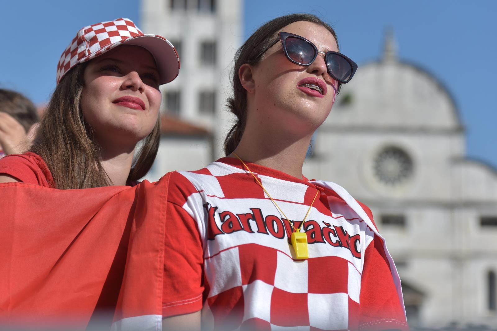 Tisuće Zadrana na Forumu navijalo za Vatrene u finalu Svjetskog prvenstva Tisuće Zadrana na Forumu navijalo za Vatrene u finalu Svjetskog prvenstva