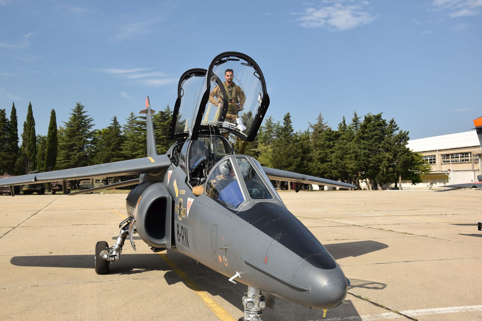 Francuski vojni avioni u vojarni “Pukovnik Mirko Vukušić”u Zemuniku Francuski vojni avioni u vojarni “Pukovnik Mirko Vukušić”u Zemuniku