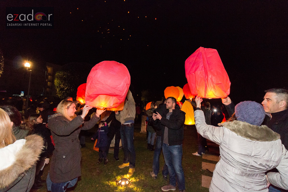 Humanitarni svjetlosni spektakl “Zaželi ljubav” na zadarskom Forumu, 18. veljače 2017. Humanitarni svjetlosni spektakl “Zaželi ljubav” na zadarskom Forumu, 18. veljače 2017.