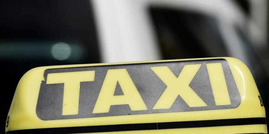 Sindikalni predstavnici zadarskih taksista upozorili su na sve cesce slucajeve prevare stranih drzavljana prilikom koristenja taksi usluga. Photo: