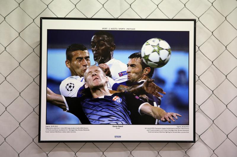 21.10.2013., Zadar – U Knezevoj palaci otvorena je izlozba Hrvatske novinske fotografije 2012. Photo: Filip Brala/PIXSELL 21.10.2013., Zadar – U Knezevoj palaci otvorena je izlozba Hrvatske novinske fotografije 2012. Photo: Filip Brala/PIXSELL