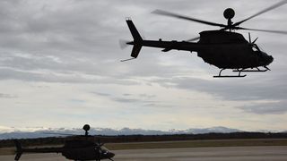 Letačka obuka nove skupine pilota na Kiowama