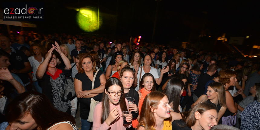 Stanarska fešta 2017: Mladen Grdović i Ivica Sikirić Ićo raspjevali Stanarce i njihove goste Stanarska fešta 2017: Mladen Grdović i Ivica Sikirić Ićo raspjevali Stanarce i njihove goste