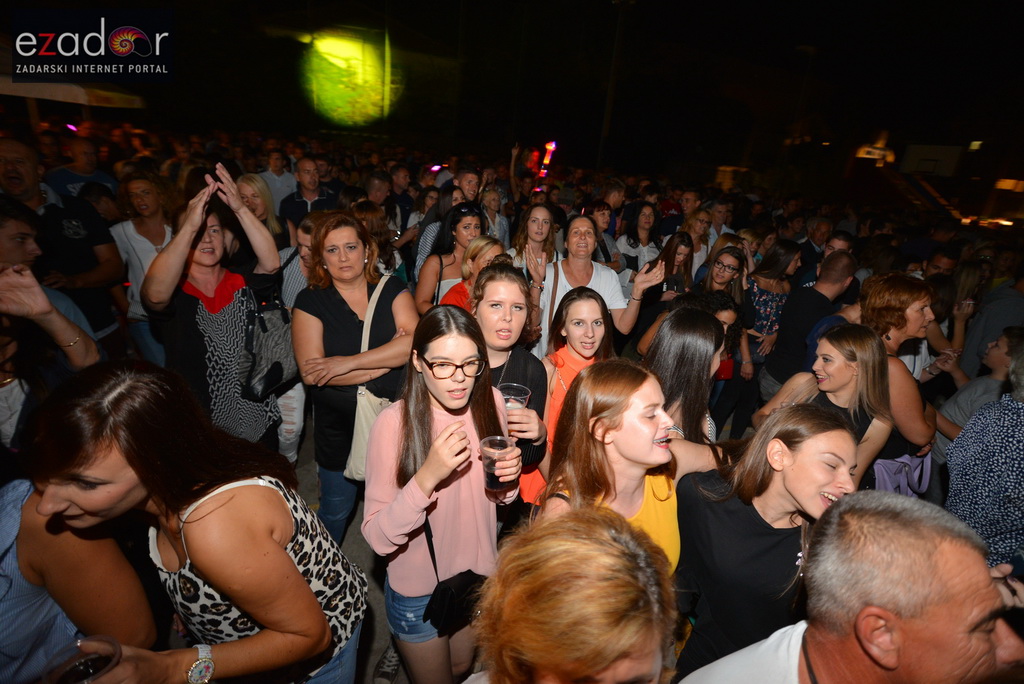 Stanarska fešta 2017: Mladen Grdović i Ivica Sikirić Ićo raspjevali Stanarce i njihove goste Stanarska fešta 2017: Mladen Grdović i Ivica Sikirić Ićo raspjevali Stanarce i njihove goste