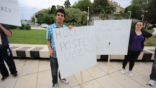 Mimohod Foruma mladih SDP-a, Mladih hrvatskih Liberala i mladih HNS-a Mimohod Foruma mladih SDP-a, Mladih hrvatskih Liberala i mladih HNS-a