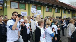 FOTO Prosvjetni radnici prosvjeduju pred ministarstvom obrazovanja, Divjak ih primila na sastanak