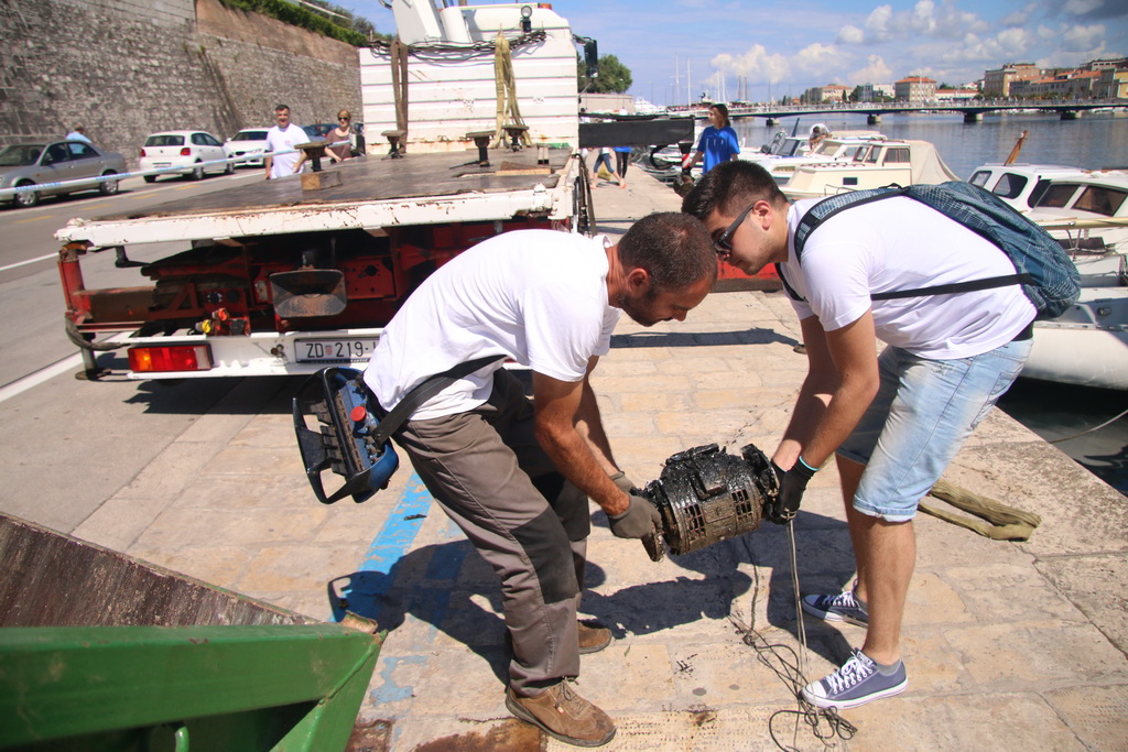 Ekološka akcija “Daj ruku za Jazine” Ekološka akcija “Daj ruku za Jazine”