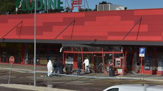 Raznesen bankomat u sklopu Plodina na Žmirićima Raznesen bankomat u sklopu Plodina na Žmirićima