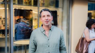 Mak Vejzović otvorio vrata očevog ateljea kroz izložbu “Atelijer” Mak Vejzović otvorio vrata očevog ateljea kroz izložbu “Atelijer”