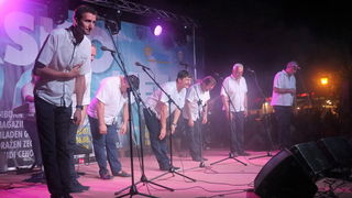 Virsko ljeto 2016: Tomislav Bralić i klapa Intrade oduševili 12 tisuća obožavatelja na virskoj rivi Virsko ljeto 2016: Tomislav Bralić i klapa Intrade oduševili 12 tisuća obožavatelja na virskoj rivi