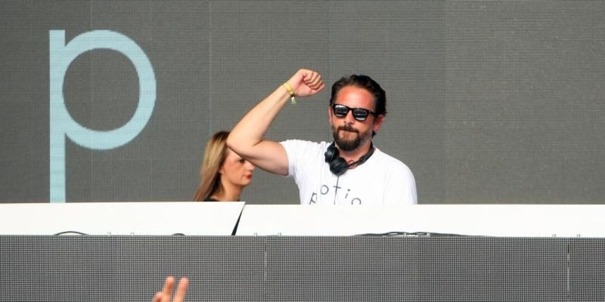 Zrće: Drugi dan Hideout festivala privukao je mnogobrojnu publiku na after beach party, Photo: Luka Stanzl/PIXSELL Zrće: Drugi dan Hideout festivala privukao je mnogobrojnu publiku na after beach party, Photo: Luka Stanzl/PIXSELL