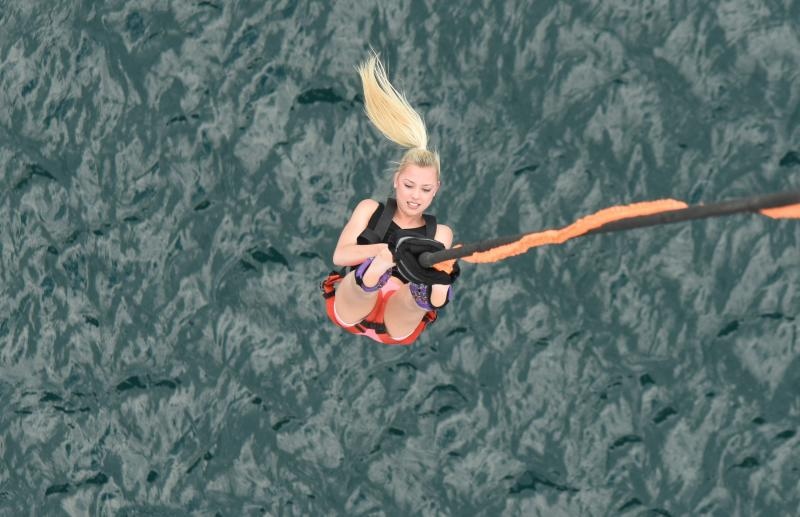 Mario Možnik otvorio bungee jumping sezonu na Masleničkom mostu, Photo: Hrvoje Jelavic/PIXSELL