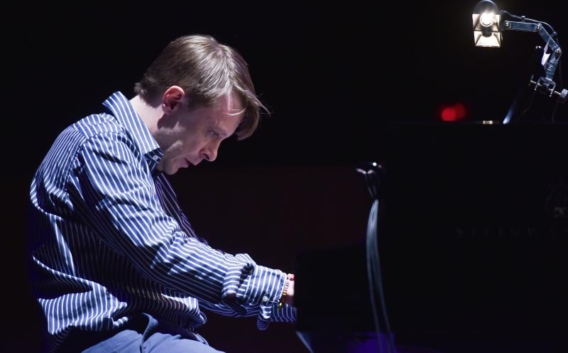 KD Lisinski: Prijatelji i Kemo – Hiljade pahulja bijelih KD Lisinski: Prijatelji i Kemo – Hiljade pahulja bijelih