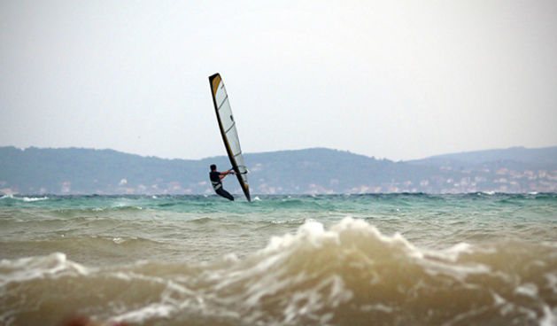 Windsurferi na Kolovarima, 24. rujna 2012. (foto:Saša Čuka)