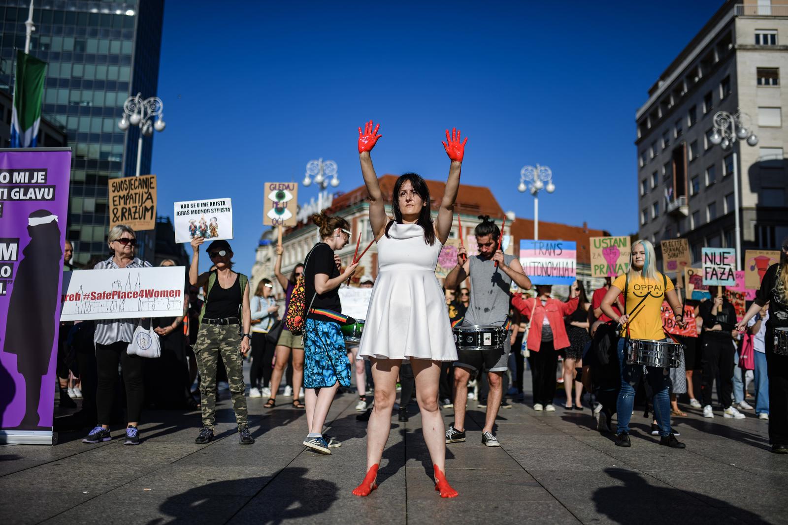 Performans Tiha misa by Arijana Lekić Fridrich