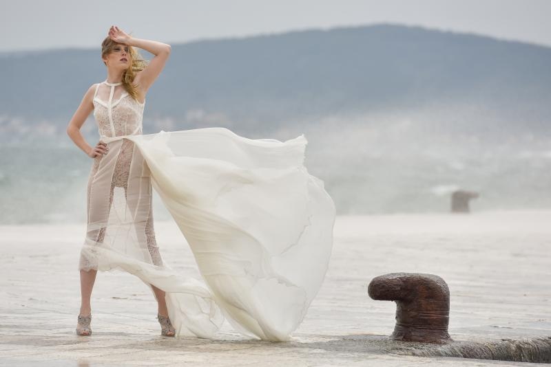 Tijekom snimanja reklamne kampanje valovi doslovno “okupali” manekenku na zadarskoj rivi