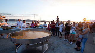 Biograd: 6. Dugi svehrvatski eno-eko-gastro-etno stol, Foto: Franjo Jurić Biograd: 6. Dugi svehrvatski eno-eko-gastro-etno stol, Foto: Franjo Jurić