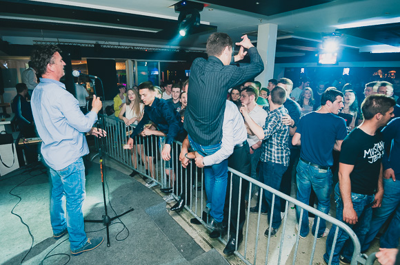 Zadarska večer s Ivicom Sikirićem Ićom u Hitch baru, 8.5.2015. (Foto: Ivan Toman) Zadarska večer s Ivicom Sikirićem Ićom u Hitch baru, 8.5.2015. (Foto: Ivan Toman)