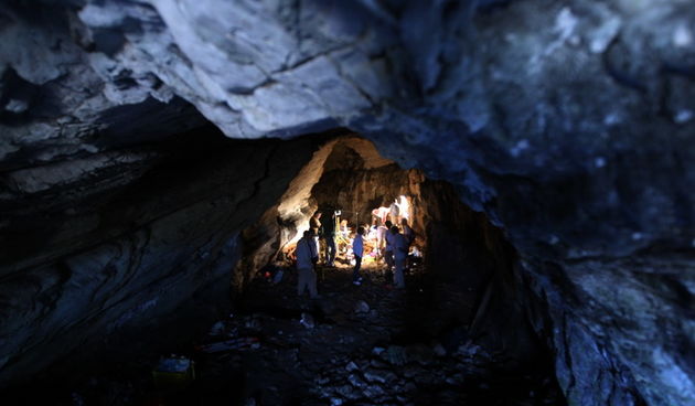 Zadar, 060712.
Predstavljanje novih arheoloskih nalaza iz spilje neandertalaca iz srednjeg paleolitika. Spilja se nalazi u kanjonu ispod utvrde Klicevica u blizini Benkovca. Arheolozi su pronasli ostatke alata kojima su se sluzili neandertalci prije 40 ti