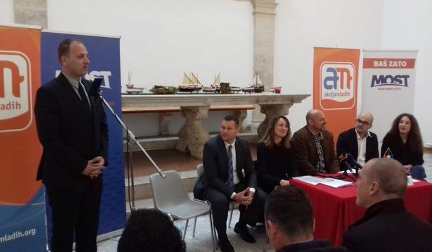 Predstavljeni kandidati koalicije AM i Mosta za dogradonačelnike i dožupane