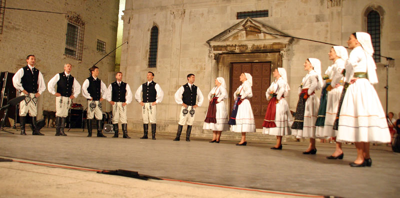 Image 1176189 (auto)