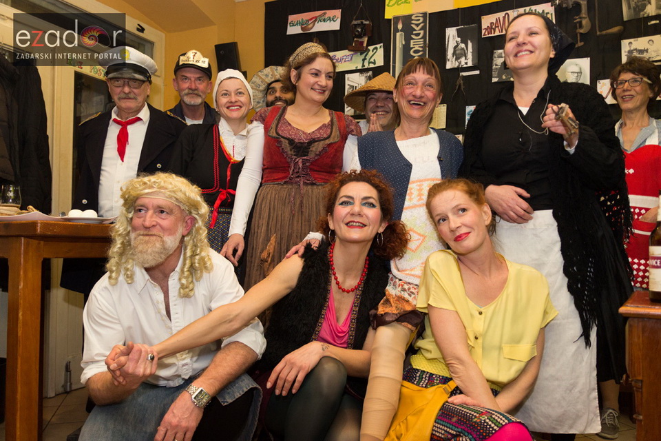 Cafe bar Doma: Povratak u Dolinu ćupova Cafe bar Doma: Povratak u Dolinu ćupova