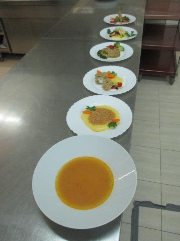 Renato Kraljev održao edukaciju kuhara u projektu “Riblja kašeta zdravlja” Renato Kraljev održao edukaciju kuhara u projektu “Riblja kašeta zdravlja”