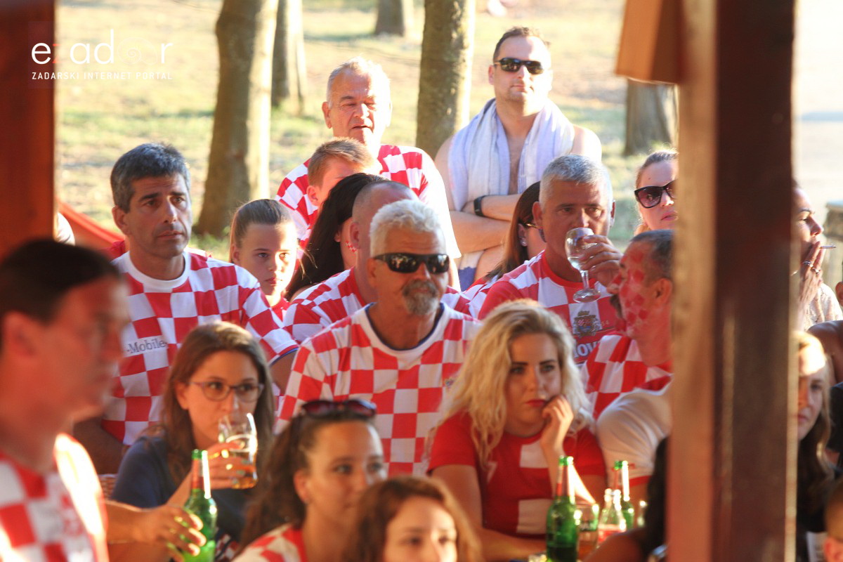 Bibinje: Navijanje za Vatrene i fešta nakon pobjede nad Rusijom