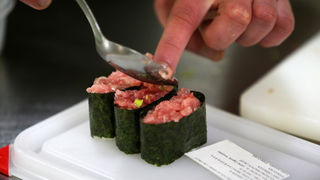 Kako se sinoć spremao sushi za večerašnje otvaranje Tuna, Sushi & Wine Festivala Kako se sinoć spremao sushi za večerašnje otvaranje Tuna, Sushi & Wine Festivala