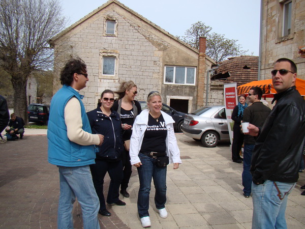 Humanitani uskrsni konvoj Zadar – Oklaj