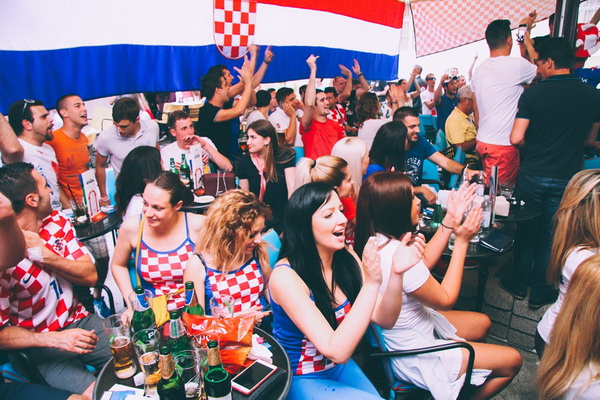 Euro 2016: Utakmica između Hrvatske i Češke gledala se u brojnim zadarskim lokalima i kafićima.