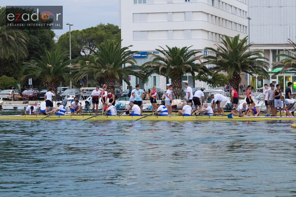 6. “Jadranov veslački dvoboj” osmeraca u uvali Jazine 6. “Jadranov veslački dvoboj” osmeraca u uvali Jazine