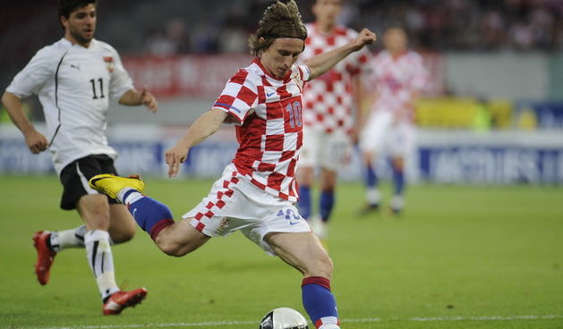 Klagenfurt, 190510.Prijateljska nogometna utakmica na stadionu Hypo Group Arena izmedju reprezentacija Austrije i Hrvatske.Na slici: Luka Modric sa loptom.Foto: Drago Sopta / CROPIX