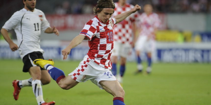 Klagenfurt, 190510.Prijateljska nogometna utakmica na stadionu Hypo Group Arena izmedju reprezentacija Austrije i Hrvatske.Na slici: Luka Modric sa loptom.Foto: Drago Sopta / CROPIX Klagenfurt, 190510.Prijateljska nogometna utakmica na stadionu Hypo Group Arena izmedju reprezentacija Austrije i Hrvatske.Na slici: Luka Modric sa loptom.Foto: Drago Sopta / CROPIX