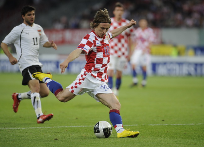 Klagenfurt, 190510.Prijateljska nogometna utakmica na stadionu Hypo Group Arena izmedju reprezentacija Austrije i Hrvatske.Na slici: Luka Modric sa loptom.Foto: Drago Sopta / CROPIX