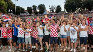 Veličanstven doček četvorice zadarskih Vatrenih od Gradskog mosta do Foruma